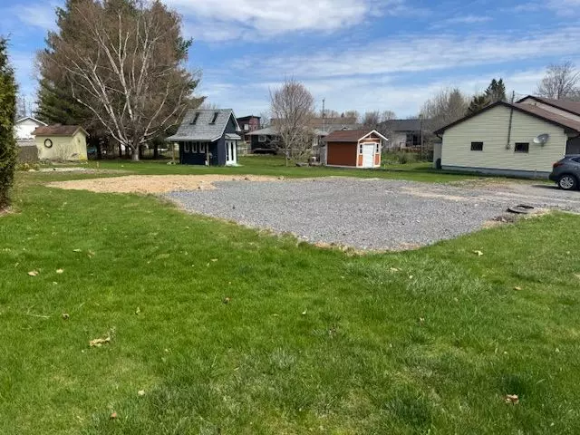 Prince Edward County, ON K0K 2T0,8 Rogers ST