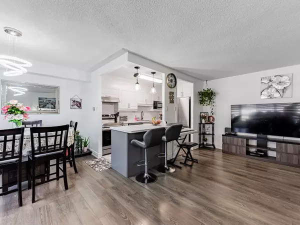 Toronto C13, ON M4A 2R2,20 Sunrise AVE #111