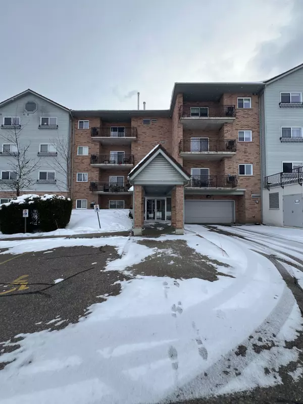 Kitchener, ON N2A 4J6,345 Briarmeadow DR #404