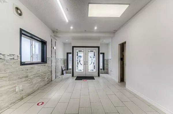 Kitchener, ON N2G 2L6,496 King ST E