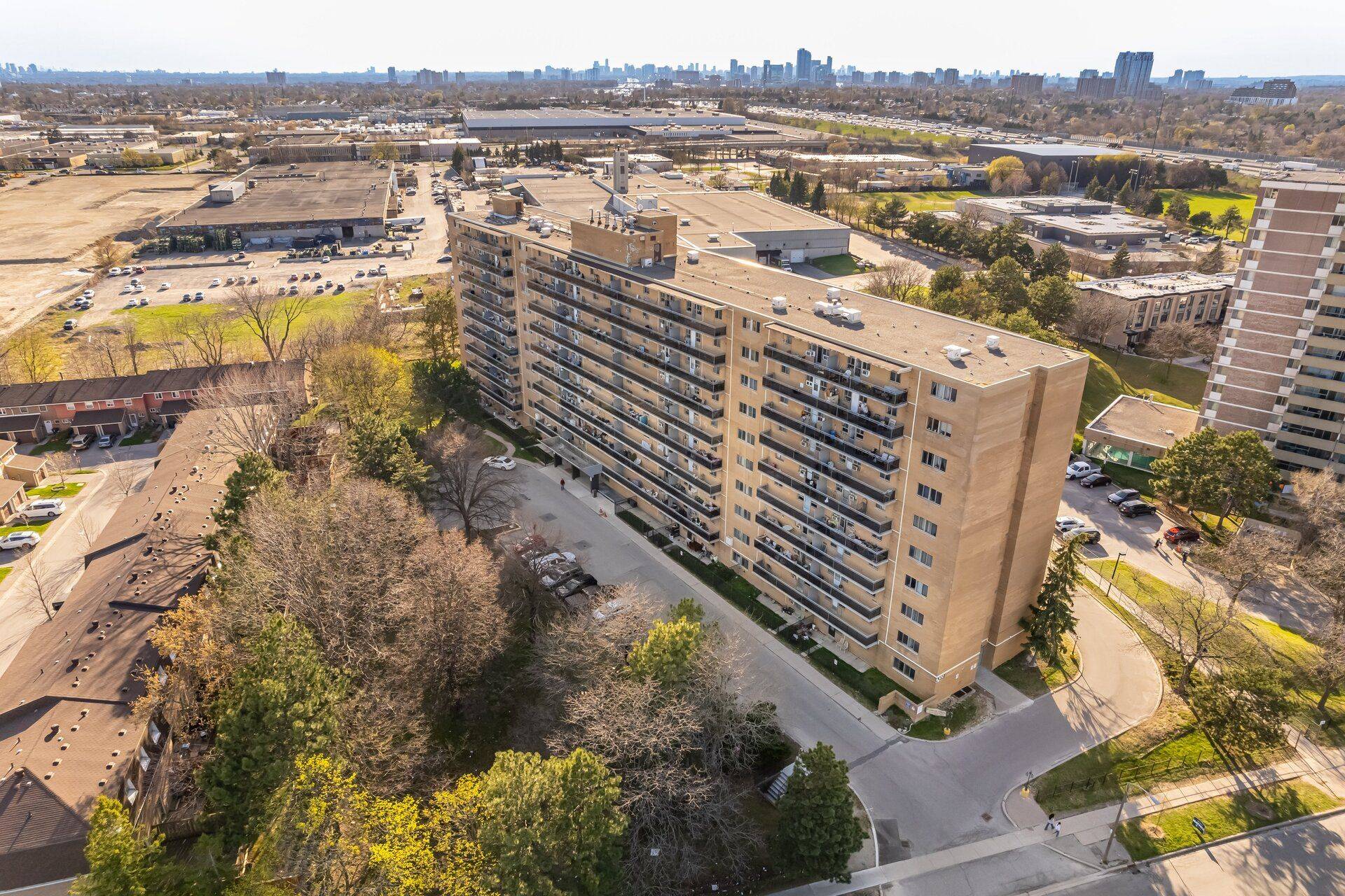 Toronto E04, ON M1P 4V2,100 Dundalk DR #314