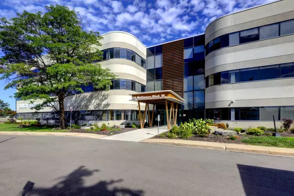 320 Matheson BLVD W #301&302, Mississauga, ON L5R 3R1