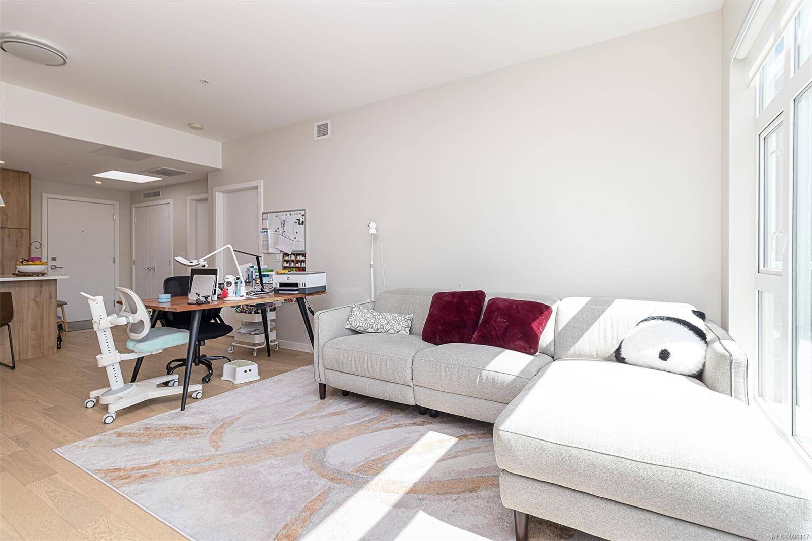 Saanich, BC V8Y 2K5,5118 Cordova Bay Rd #406