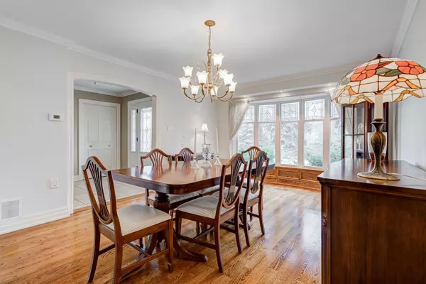 Mississauga, ON L5C 3B9,716 Cameron CT