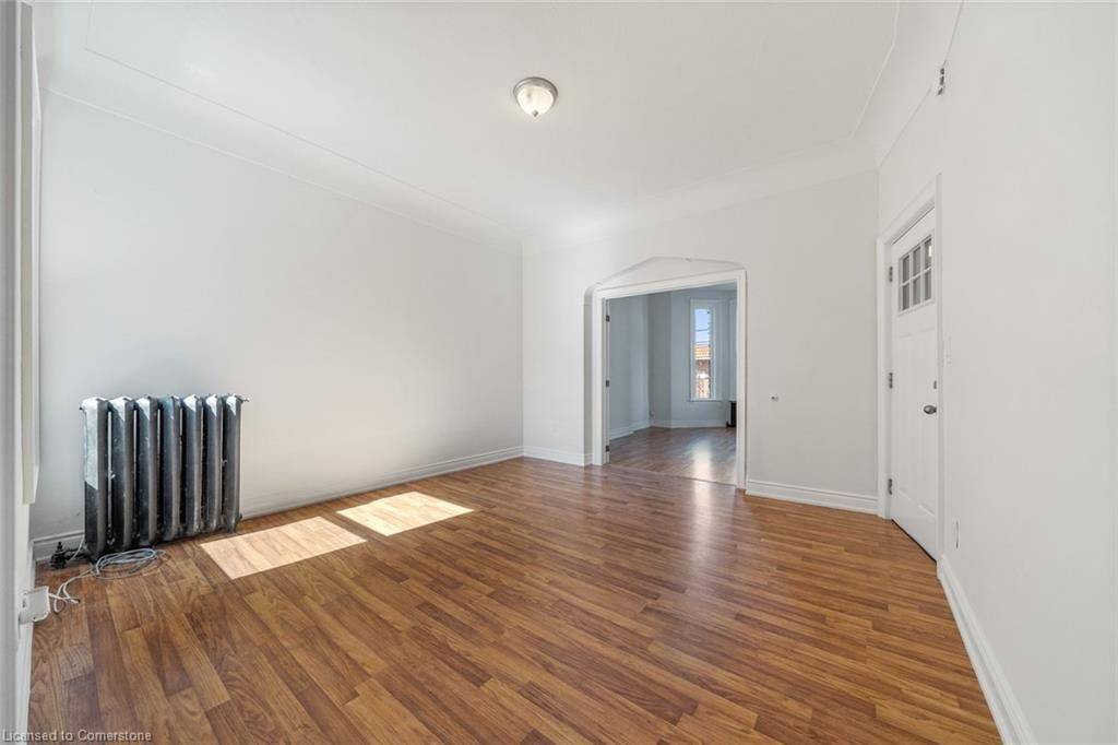 Hamilton, ON L8R 2M3,136 Macnab ST N