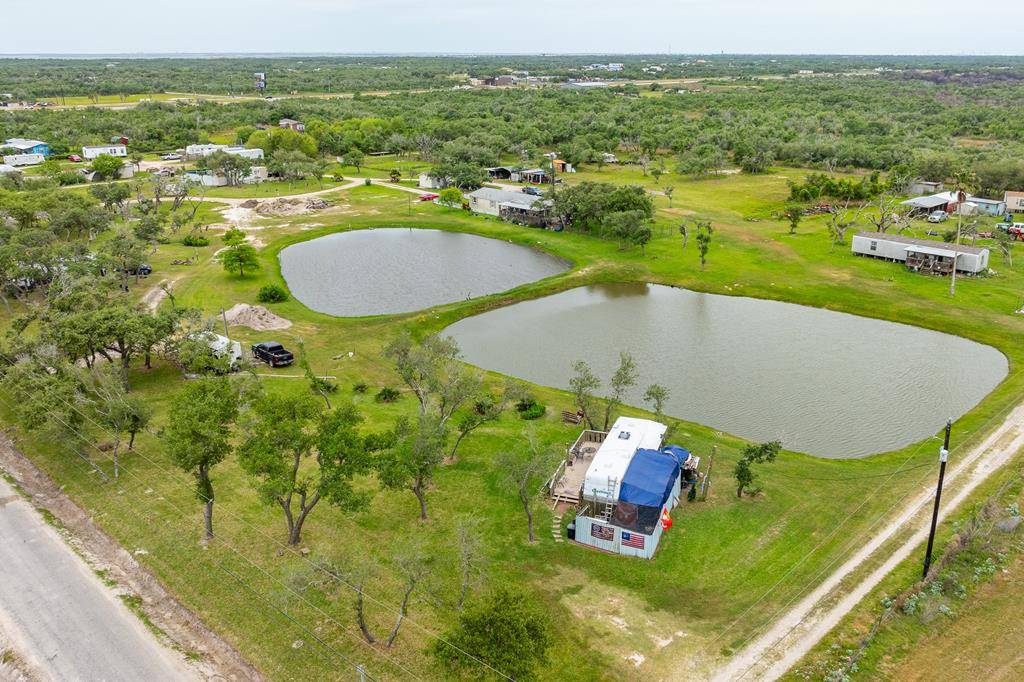 2111 Armstrong Rd, Aransas Pass, TX 78336
