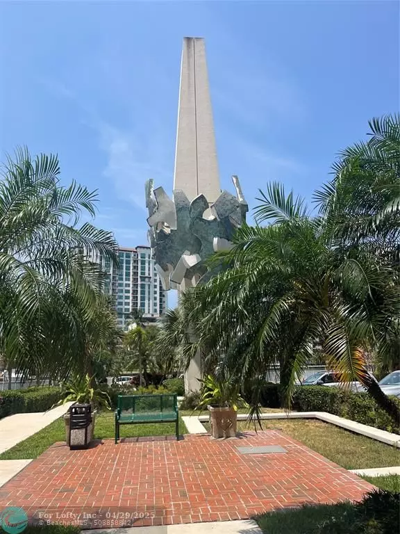 Sunny Isles Beach, FL 33160,300 Bayview Dr #1809
