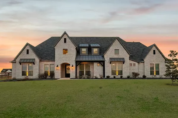 516 Westcreek Lane,  Northlake,  TX 76226