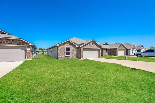 Mabank, TX 75147,427 Shorty Street