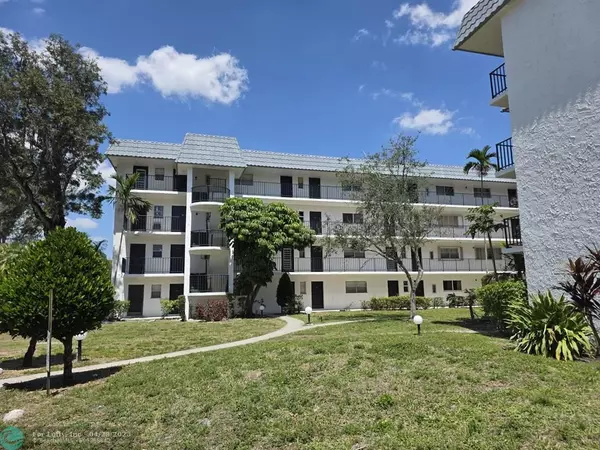 3330 Spanish Moss Ter #113, Lauderhill, FL 33319