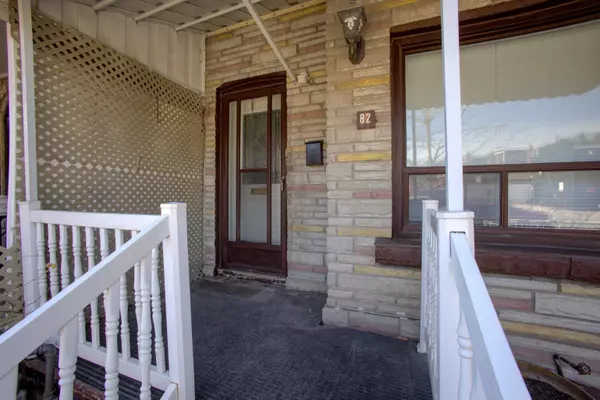 Toronto W03, ON M6N 2Y2,82 Uxbridge AVE E