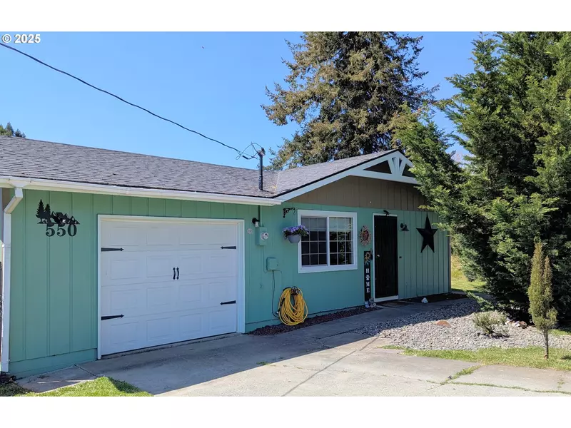 550 18TH ST, Myrtle Point, OR 97458