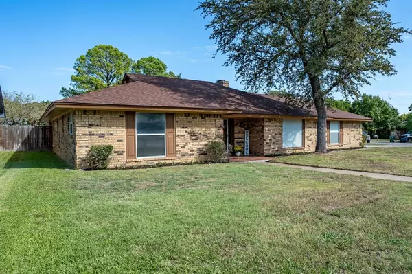 5401 Grantmont Drive,  Arlington,  TX 76016