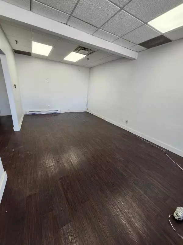 Mississauga, ON L5A 2W9,2395 Cawthra RD #17