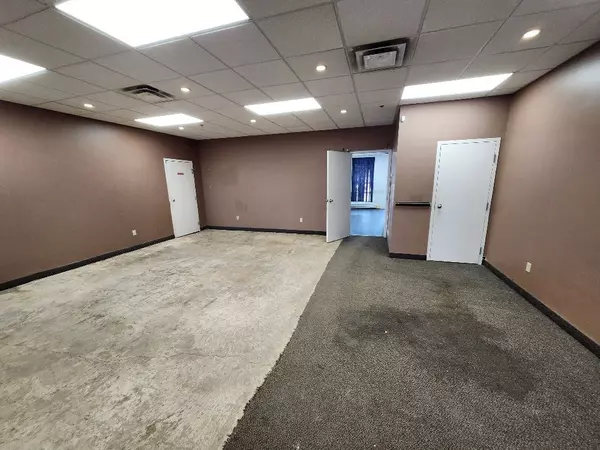 Mississauga, ON L5A 2W9,2395 Cawthra RD #17