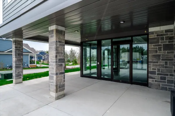 Selwyn, ON K0L 2H0,19 Hampton LN #207