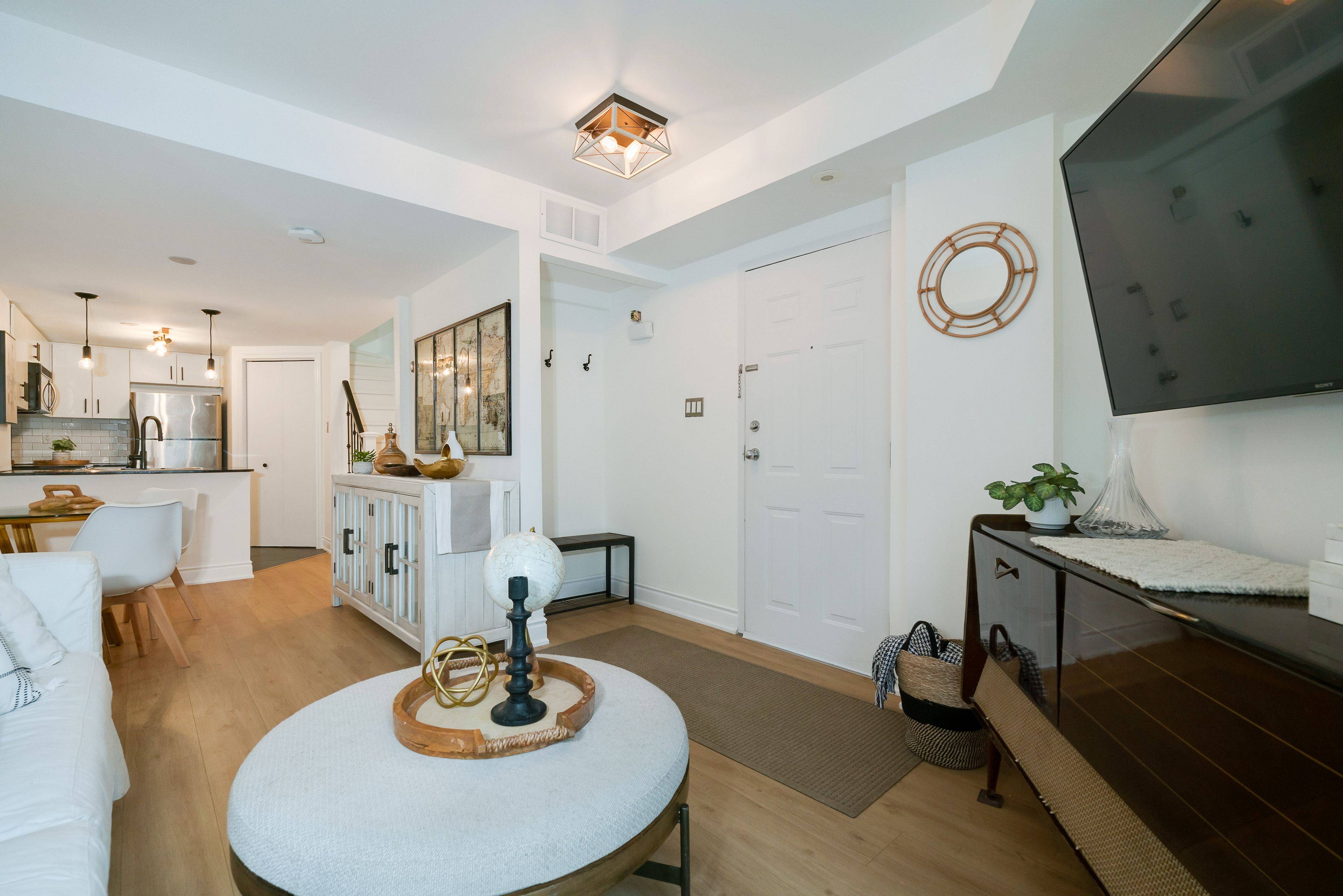 Toronto W01, ON M6K 1X2,28 Laidlaw ST #1602