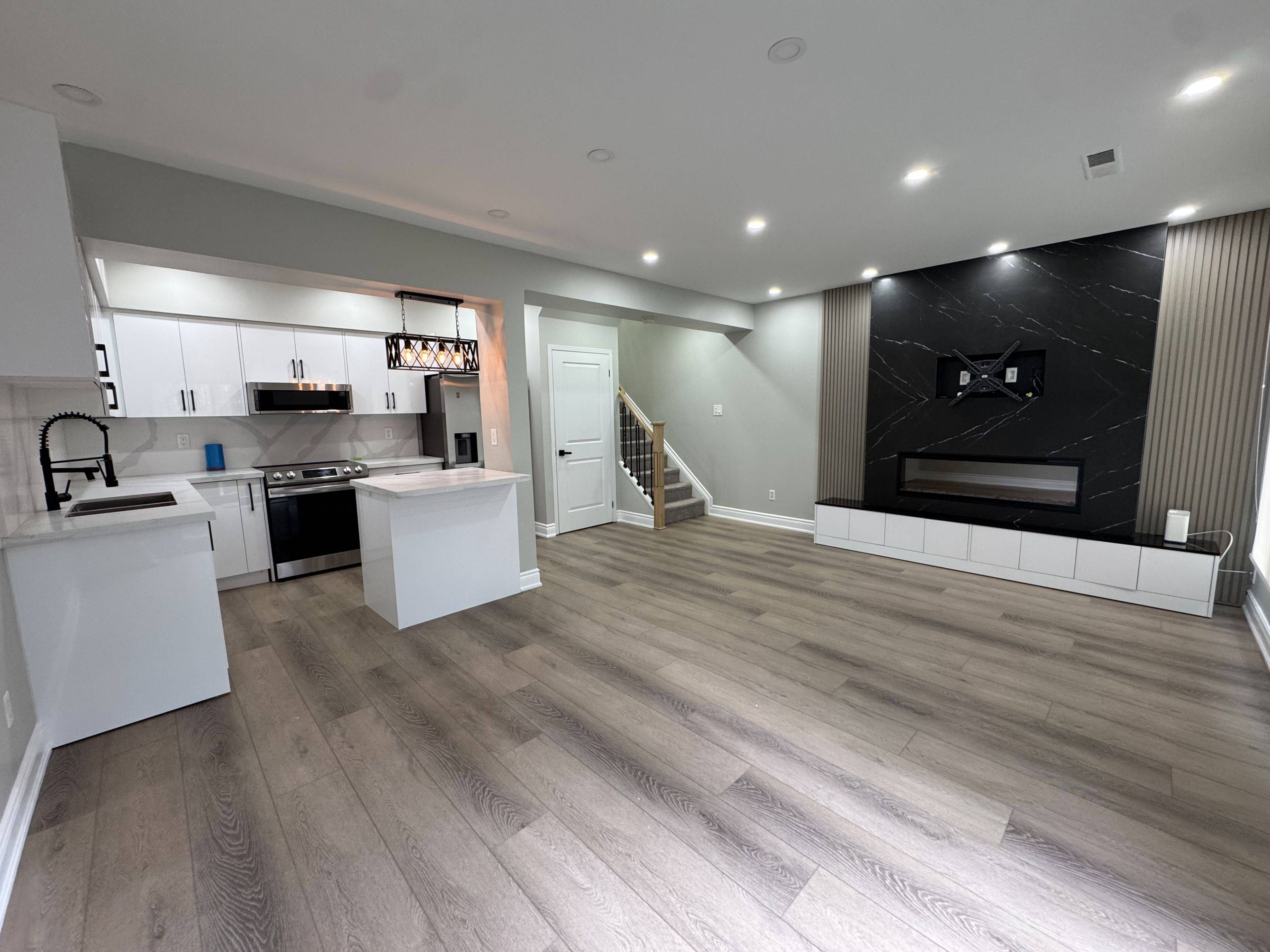 60 Barondale DR #266, Mississauga, ON L4Z 3N8