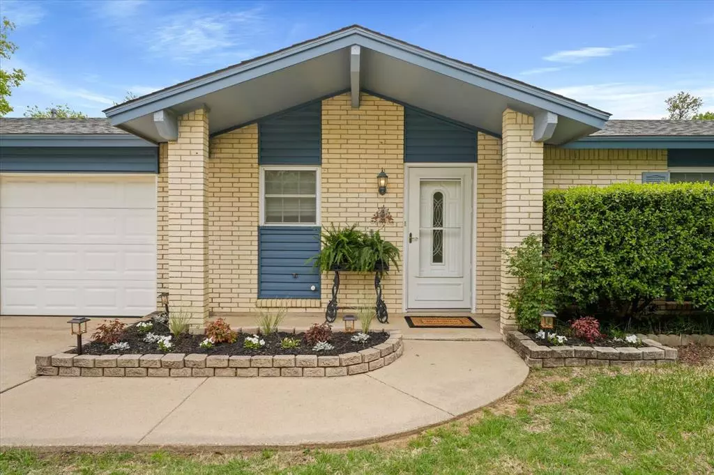 Watauga, TX 76148,6424 Moonglow Lane