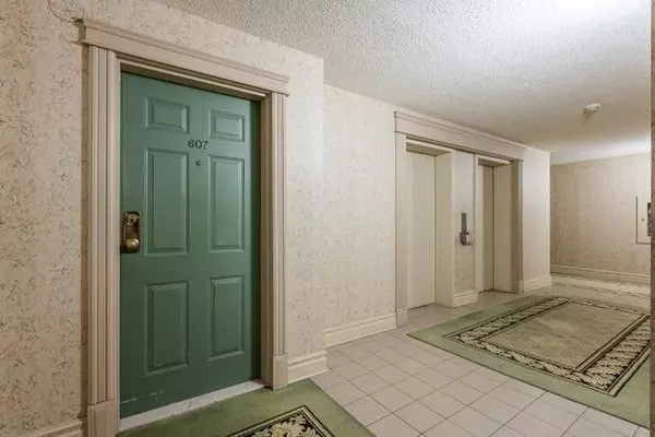 London East, ON N6A 5L9,600 Talbot ST #607