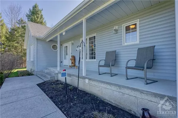 Rideau Lakes, ON K0G 1X0,9 TROTTERS LN