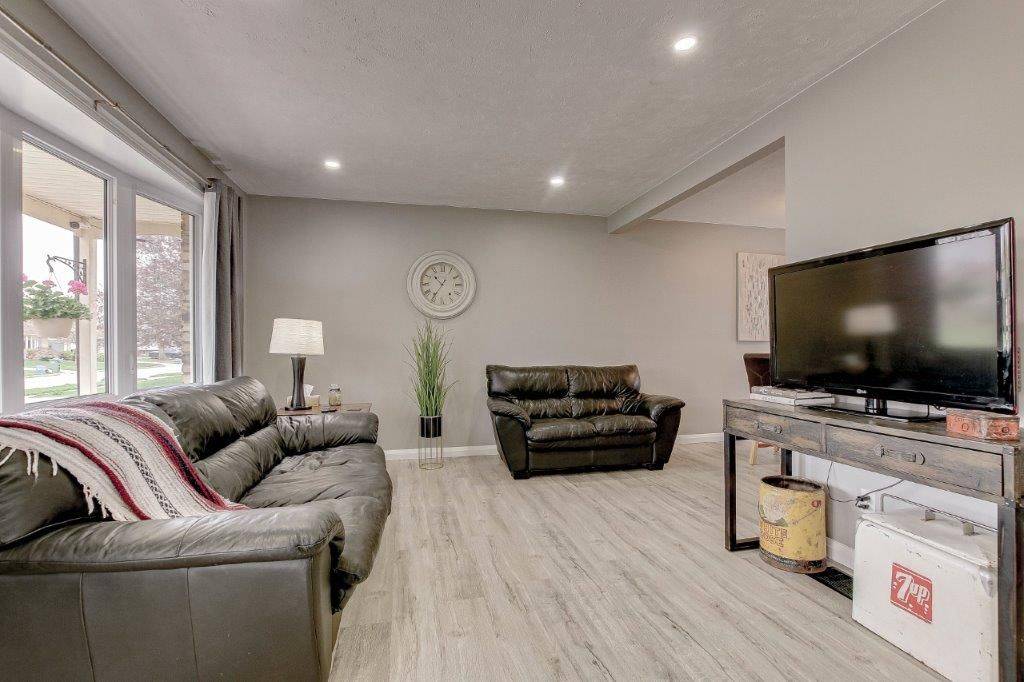 St. Thomas, ON N5R 5C8,95 LAWRENCE AVE