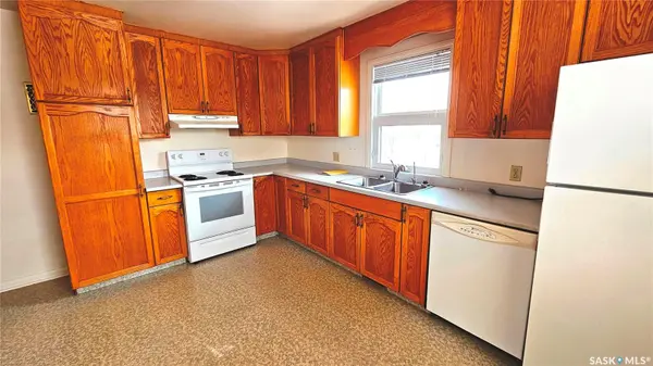 155 Centre STREET, Fox Valley, SK S0N 0V0