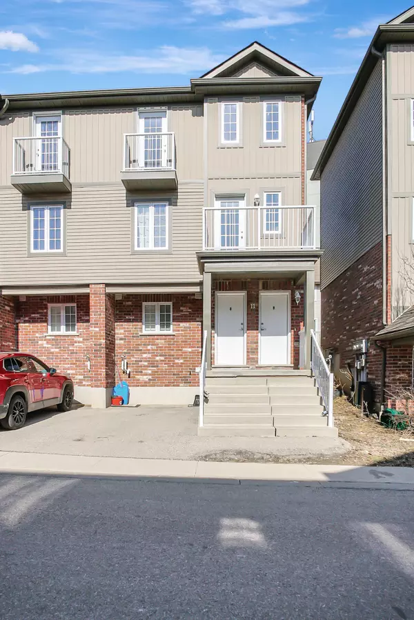 Kitchener, ON N2M 0A6,55 Mooregate CRES #11A