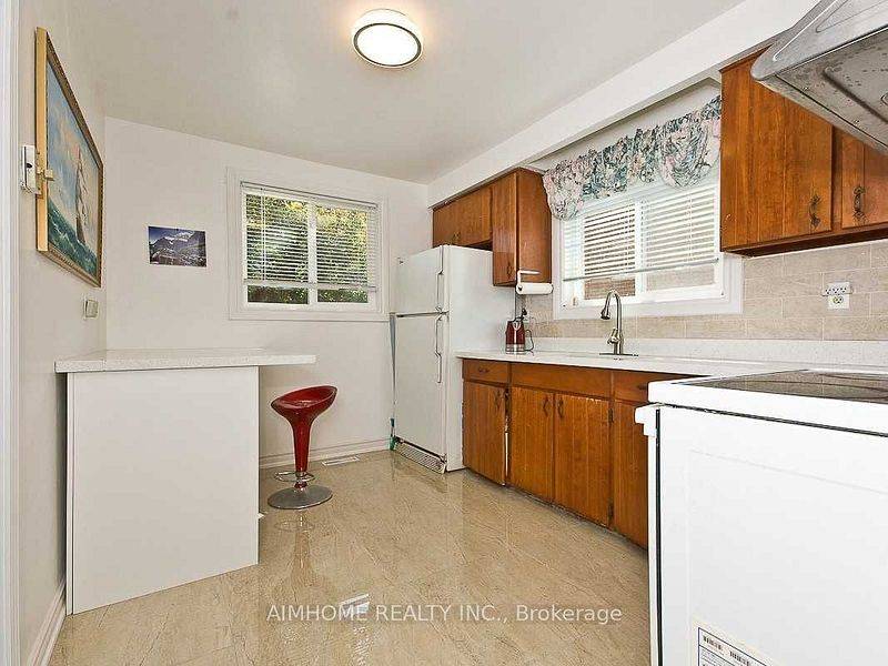 Toronto E07, ON M1S 2L2,105 Crockamhill DR