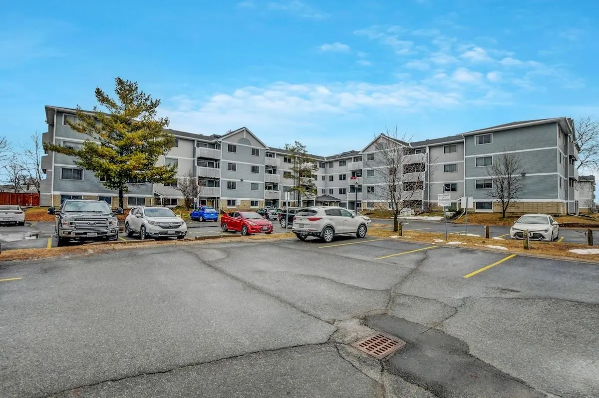 Cityview - Parkwoods Hills - Rideau Shore, ON K2E 7X5,218 Viewmount DR #414