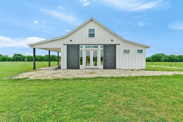 Whitewright, TX 75491,5235 Fm 1752 S