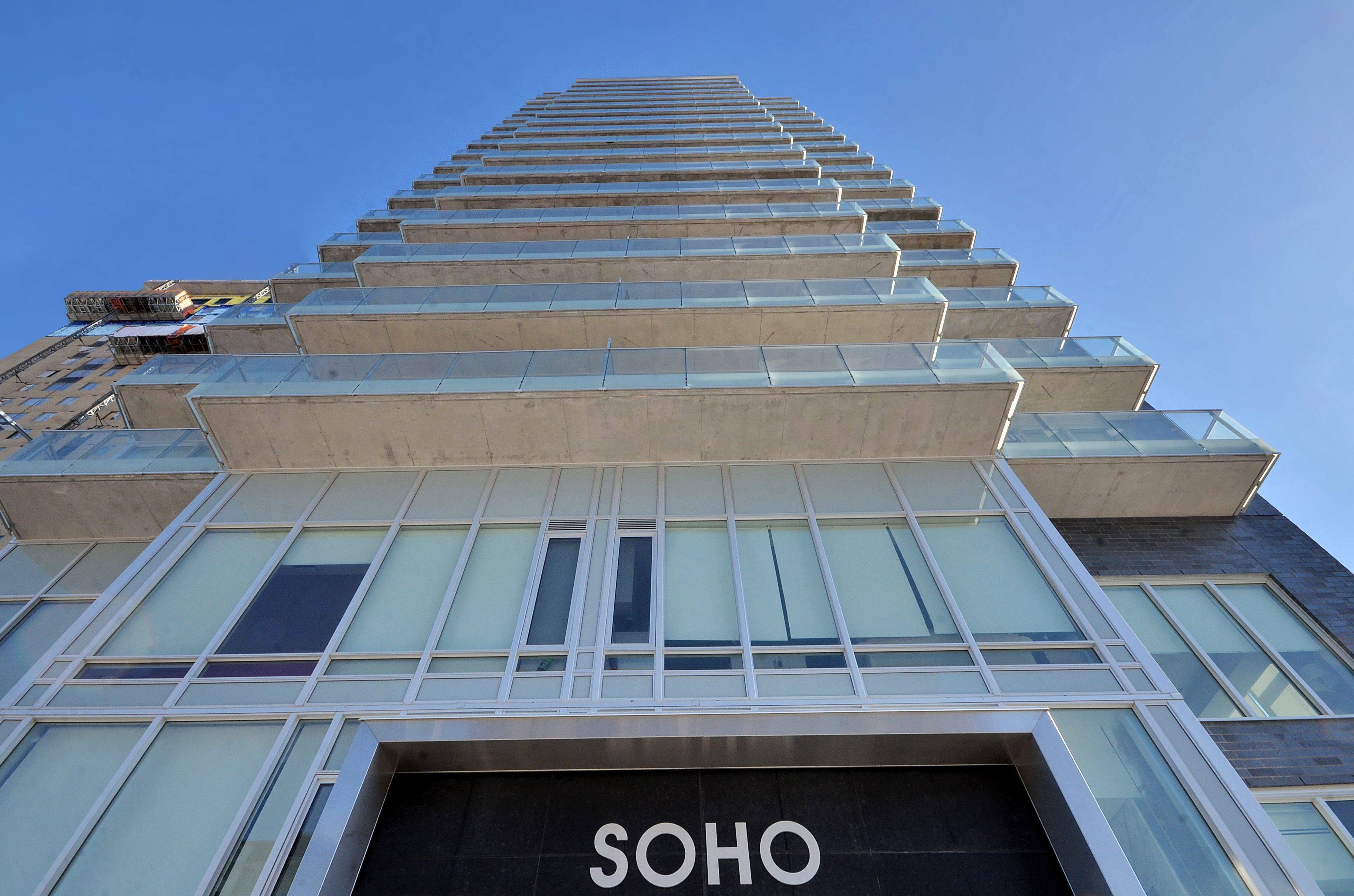 111 Champagne AVE #1805, Dows Lake - Civic Hospital And Area, ON K1S 5V3