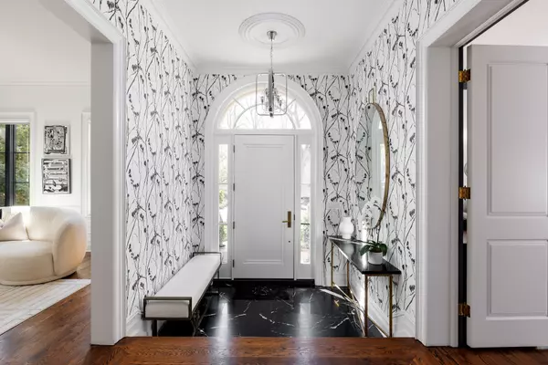 Toronto C09, ON M4T 1K8,192 Glenrose AVE