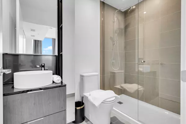 Mississauga, ON L5G 0E1,28 Ann ST #223