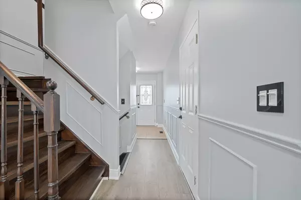 Burlington, ON L7M 0H8,4884 Capri CRES
