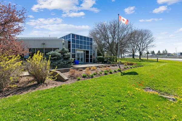 2130 South Service RD W, Oakville, ON L6L 5N1