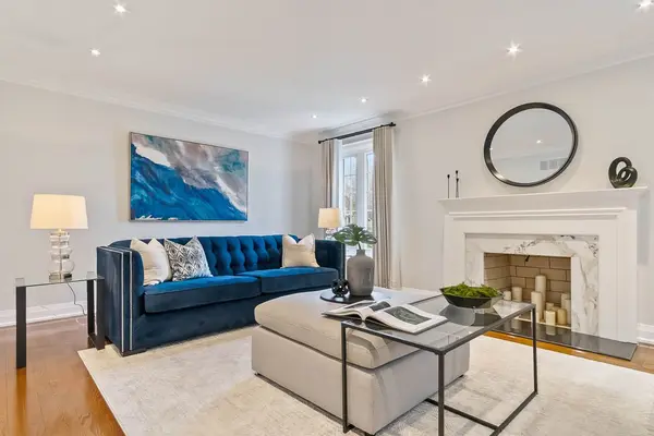 Mississauga, ON L5H 3V7,2072 Chippewa TRL