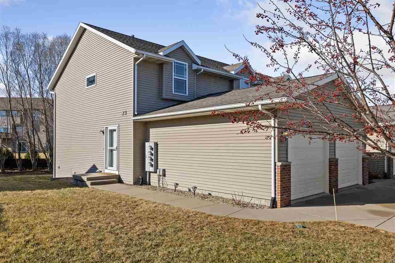 3399 Prairie Bend Cir, Marion, IA 52302