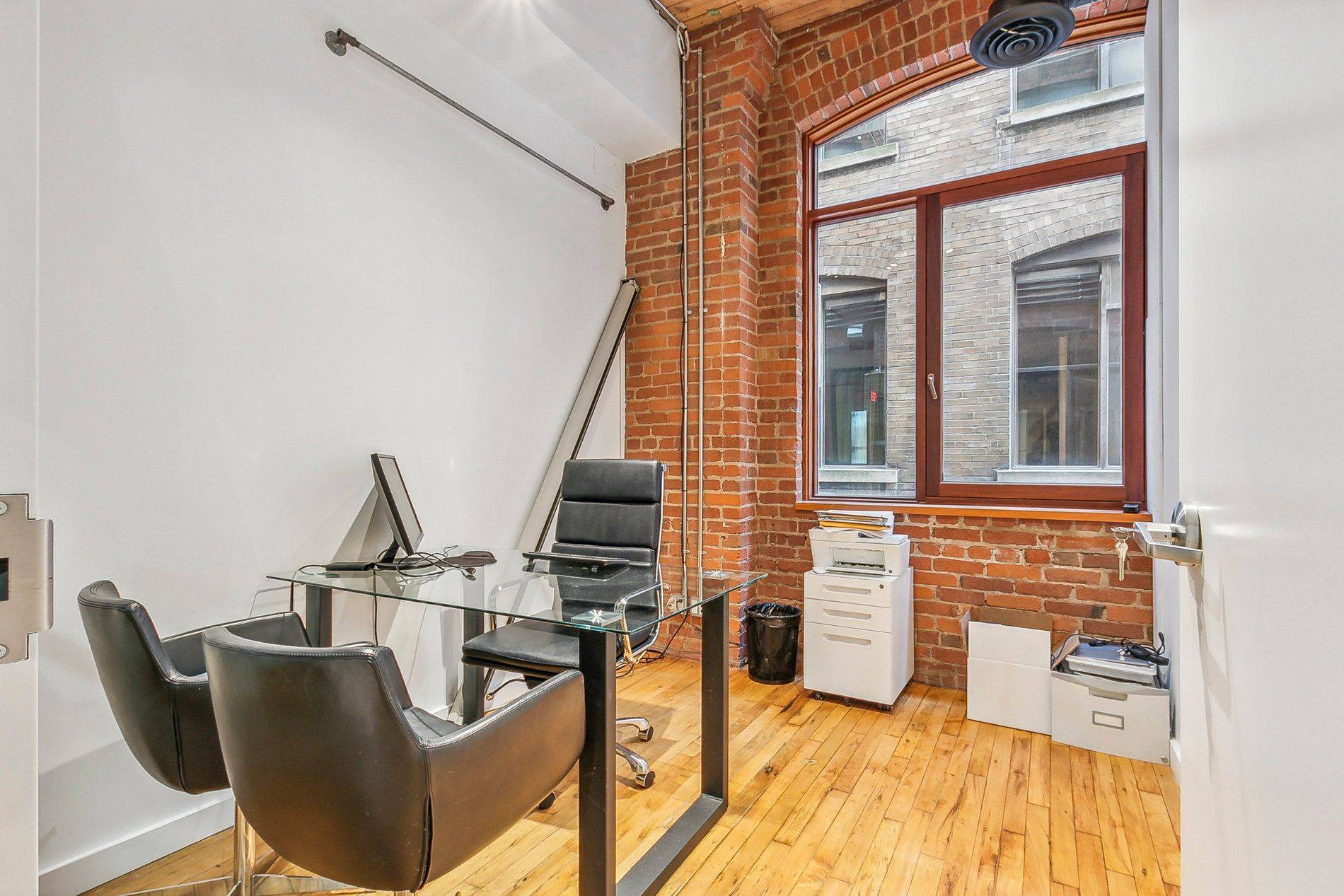Toronto C01, ON M5V 1E3,468 Wellington ST #200