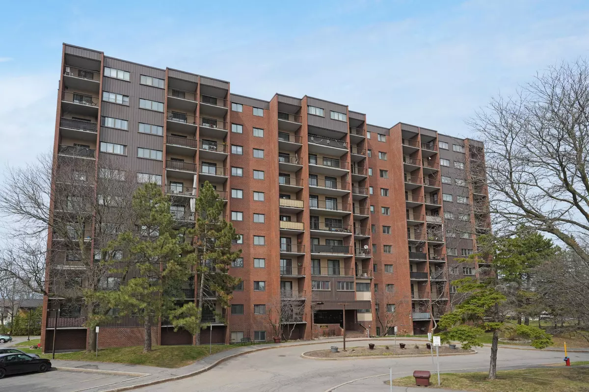 Elmvale Acres And Area, ON K1B 4S8,2630 Southvale CRES #106