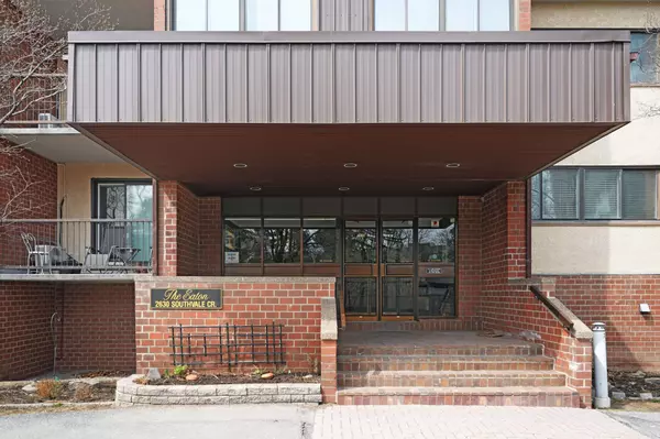 Elmvale Acres And Area, ON K1B 4S8,2630 Southvale CRES #106