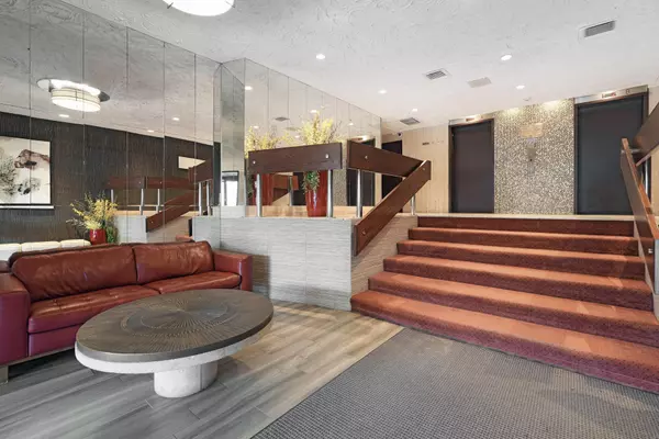 Elmvale Acres And Area, ON K1B 4S8,2630 Southvale CRES #106