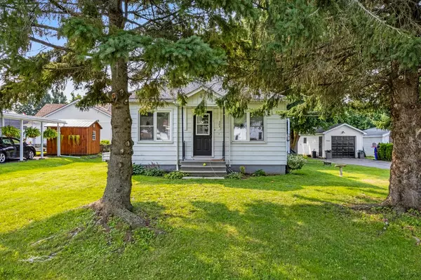 Prescott, ON K0E 1T0,385 PARK ST E