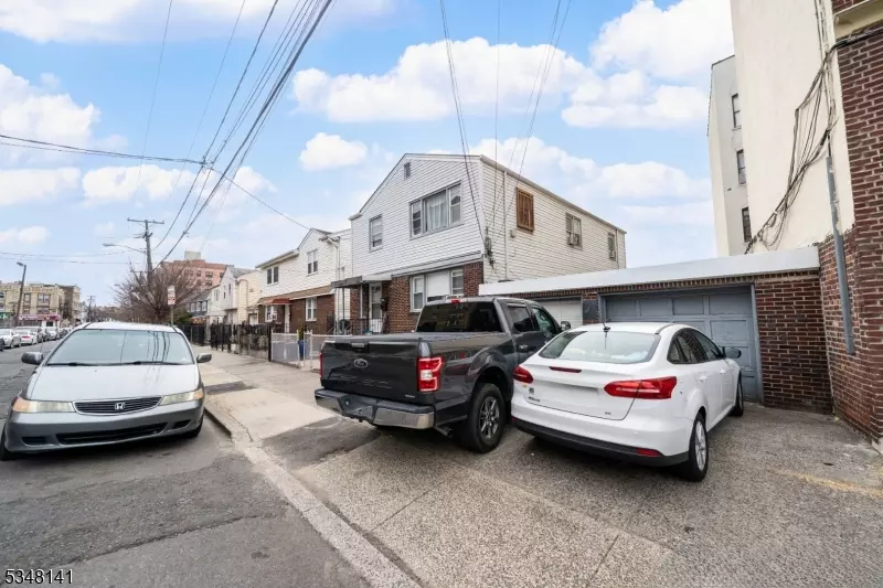 81 Van Wagenen Ave, Jersey City, NJ 07306