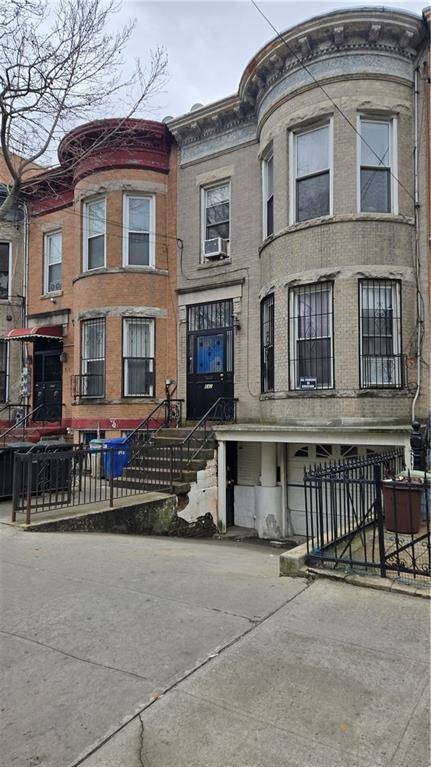 Brooklyn, NY 11220,842 52nd ST