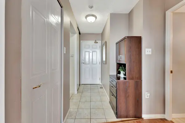 Burlington, ON L7S 2J3,1270 Maple Crossing BLVD #1610