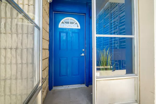 Hamilton, ON L8K 5N2,350 Quigley RD #424