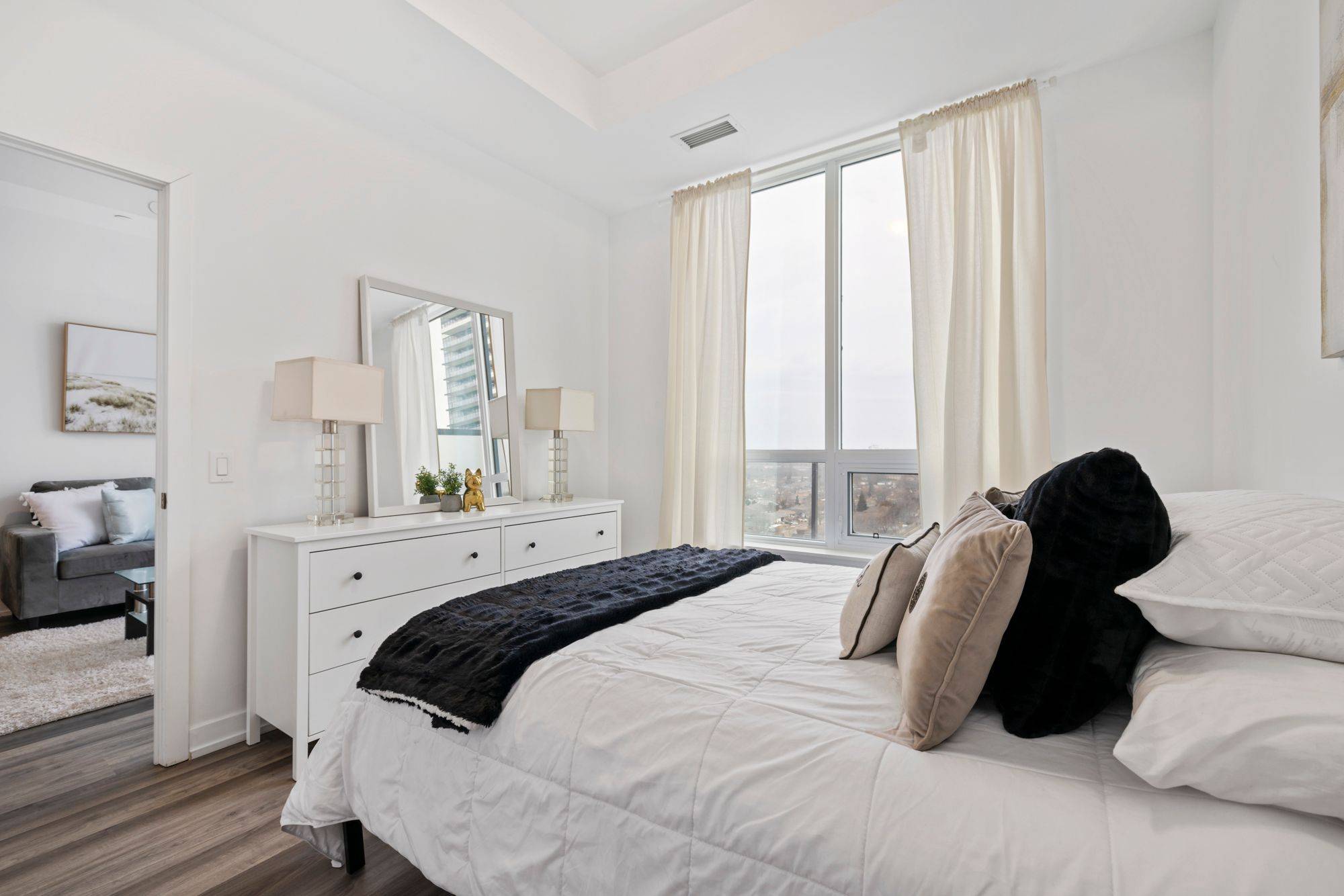 Pickering, ON L1W 0C2,1480 Bayly ST #1702