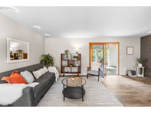 Hillsboro, OR 97124,4032 NE MEADOW LN