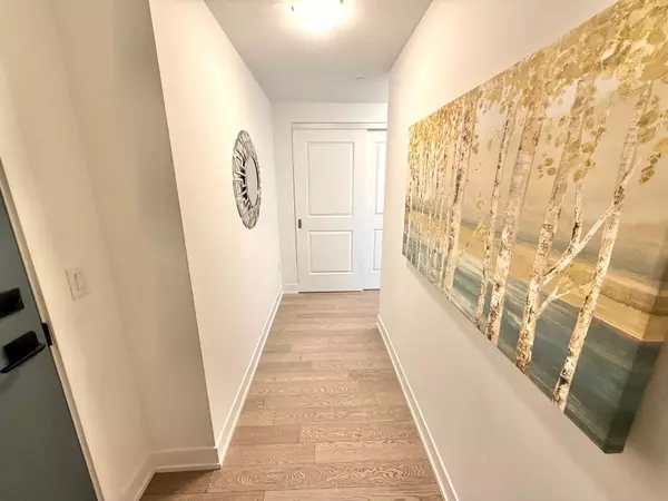 Mississauga, ON L5G 4B1,1063 Douglas McCurdy Comm N/A #603